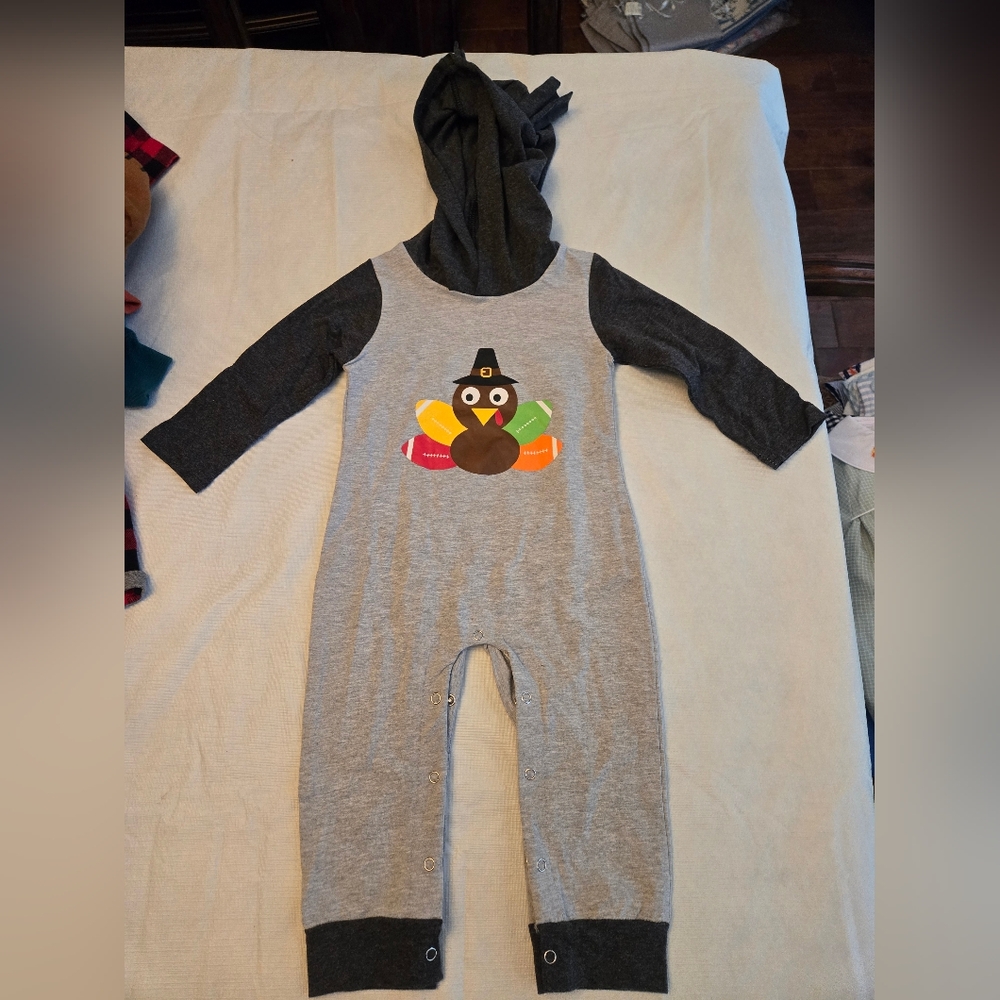 Romper dark gray and light gray. Size 12-18 months. Dash of Glitter